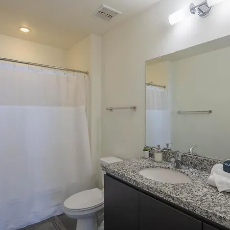 Striking 2Bd - Cdt- Gym, Pool, Parking - Sleep8 Apartment Phoenix Exterior photo