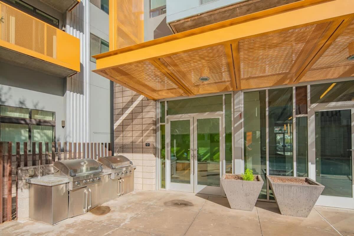 Striking 2bd - Cdt- Gym, Pool, Parking - Sleep8 Appartement *